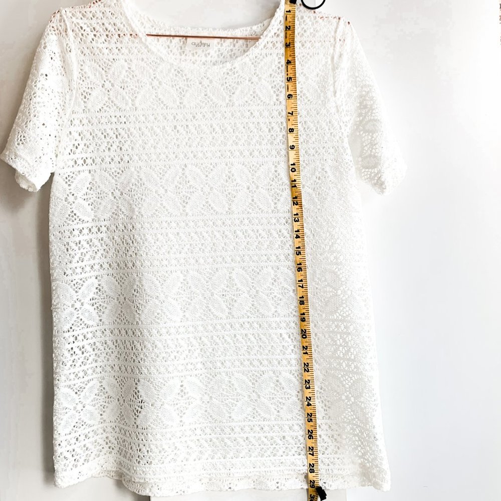 audrey white knit blouse floral pattern - Picture 3 of 4